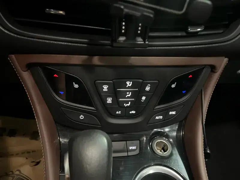 Buick Envision 2018 28T AWD Elite — миниатюра 7
