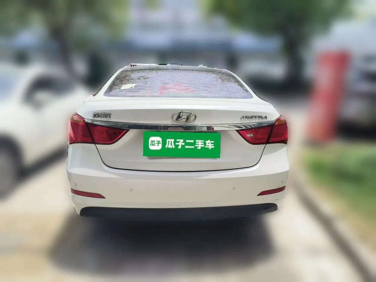 Hyundai Mistra 2014 1.8L Automatic Smart GLS — миниатюра 3