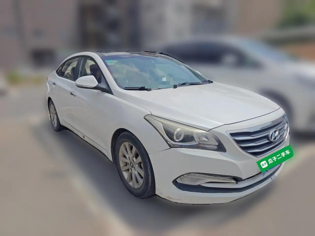 Hyundai Mistra 2014 1.8L Automatic Smart GLS — миниатюра 3
