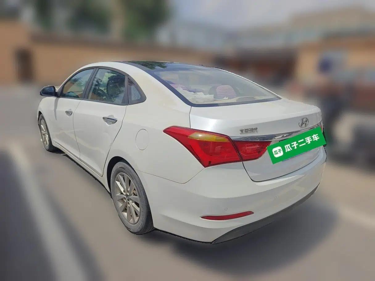 Hyundai Mistra 2014 1.8L Automatic Smart GLS — миниатюра 4