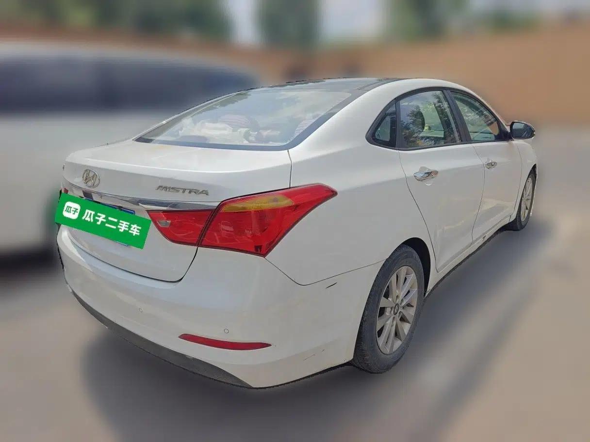 Hyundai Mistra 2014 1.8L Automatic Smart GLS — миниатюра 6