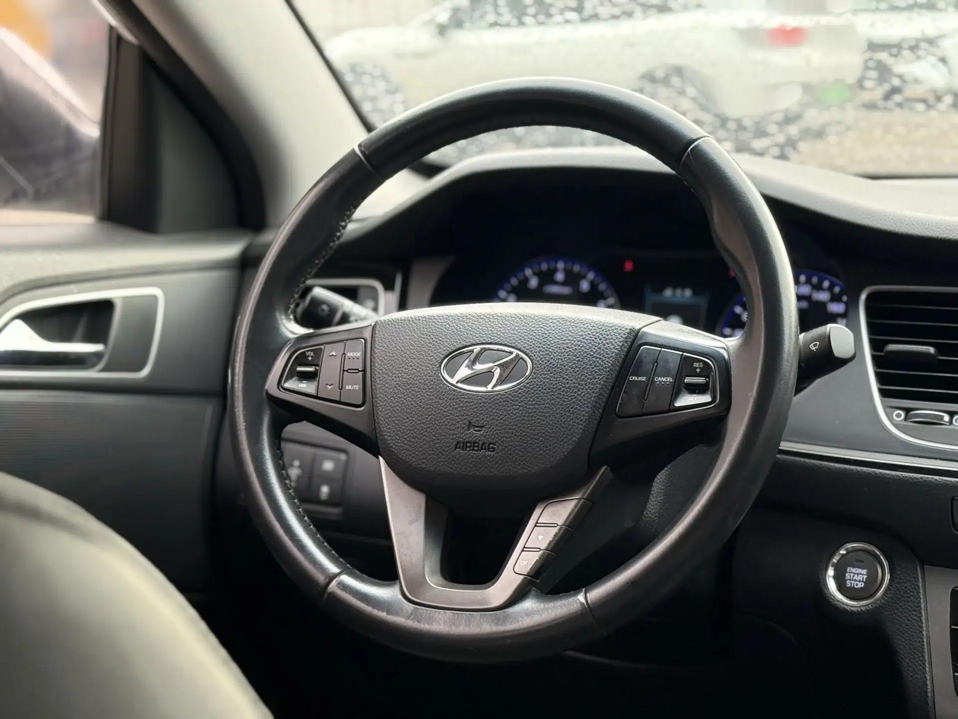 Hyundai Mistra 2014 1.8L Automatic Deluxe DLX Model — миниатюра 17