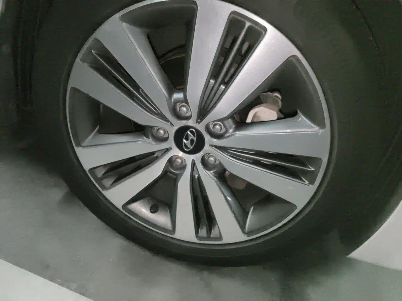 Hyundai Mistra 2016 1.8L Automatic Smart GLS — миниатюра 8
