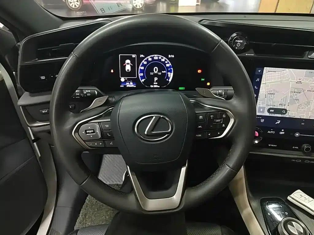 Lexus RZ 2023 450e AWD Luxury Edition — миниатюра 11