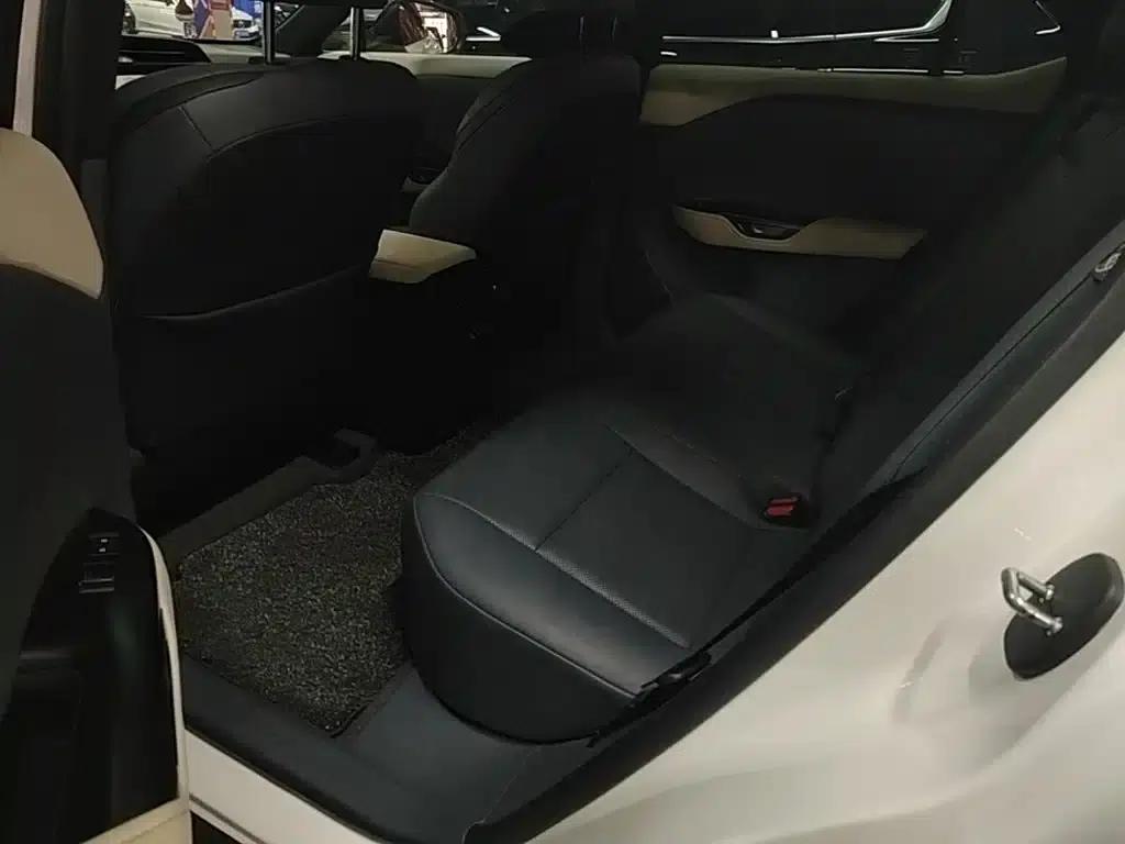 Lexus RZ 2023 450e AWD Luxury Edition — миниатюра 17
