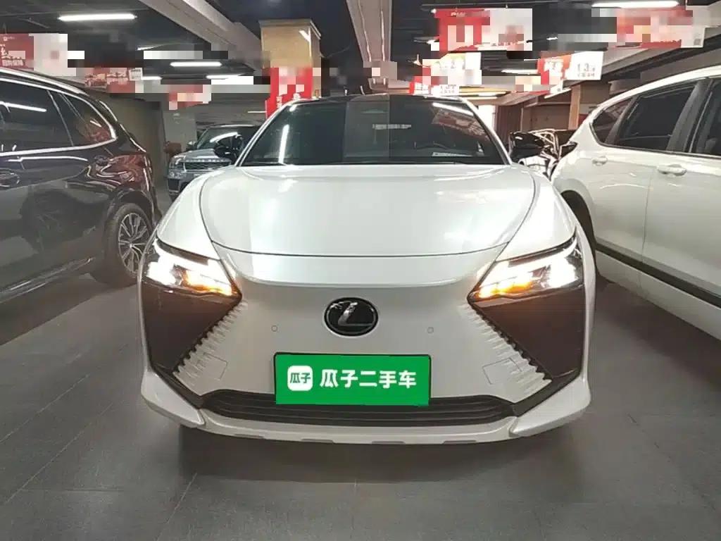 Lexus RZ 2023 450e AWD Luxury Edition — миниатюра 3