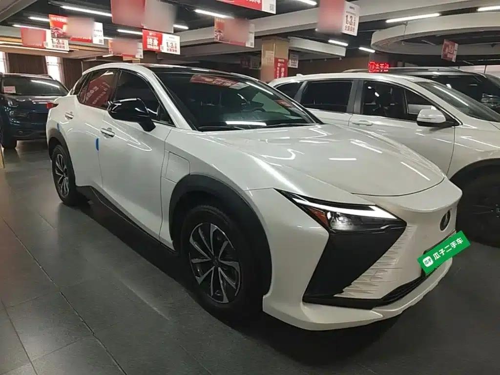 Lexus RZ 2023 450e AWD Luxury Edition — миниатюра 4
