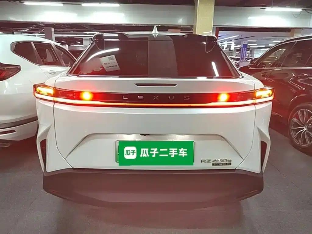 Lexus RZ 2023 450e AWD Luxury Edition — миниатюра 6