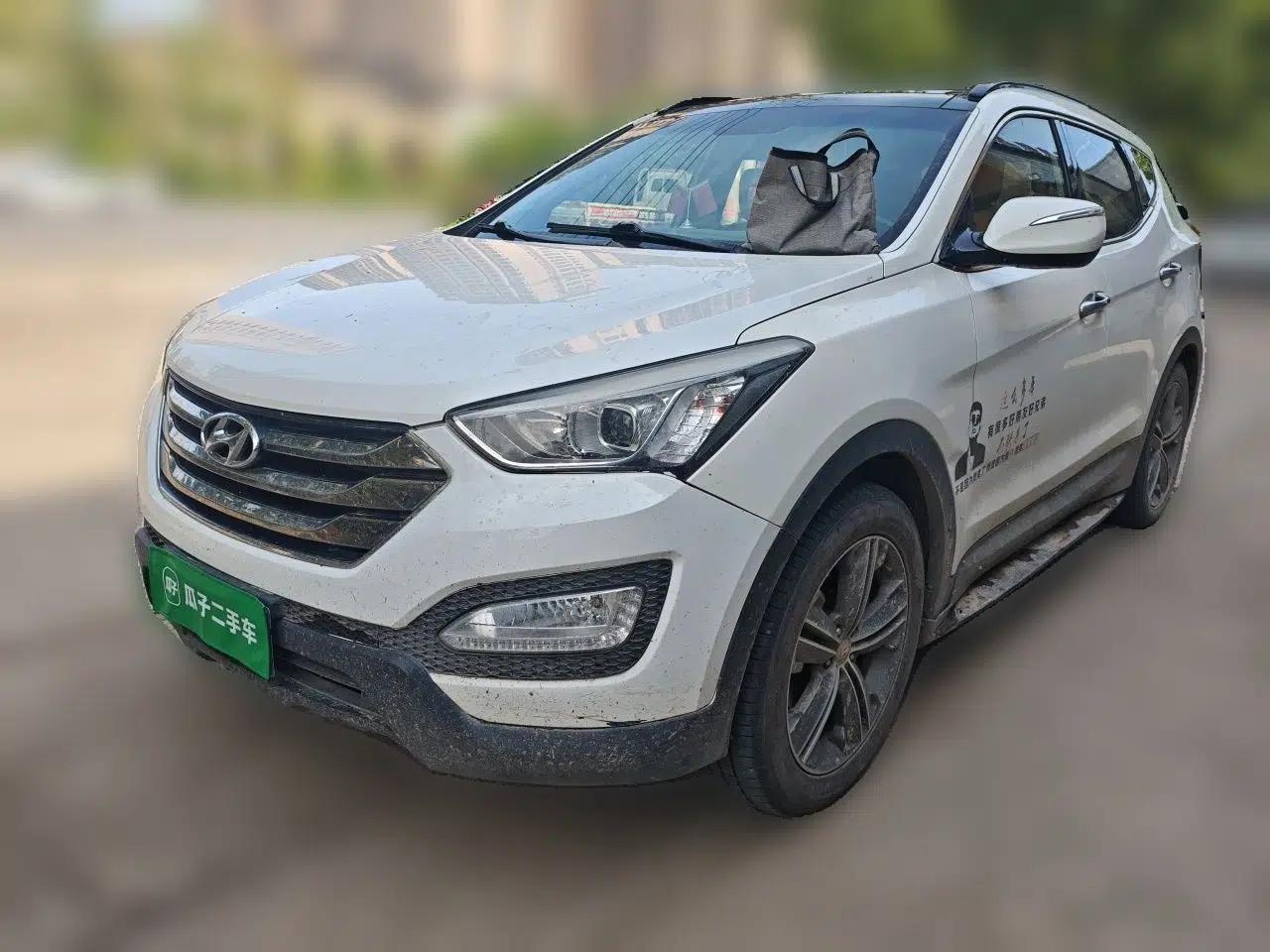 Hyundai Santa Fe 2013 2.4L Automatic Two-Wheel Drive Smart Version — миниатюра 1