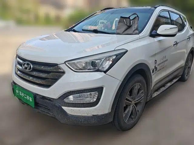 Hyundai Santa Fe 2013 2.4L Automatic Two-Wheel Drive Smart Version