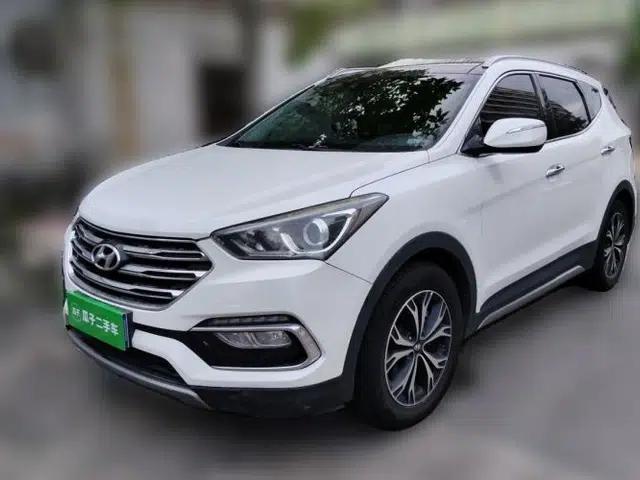 Hyundai Santa Fe 2017 2.0T Automatic Two-Wheel Drive Smart Version 7 Seats