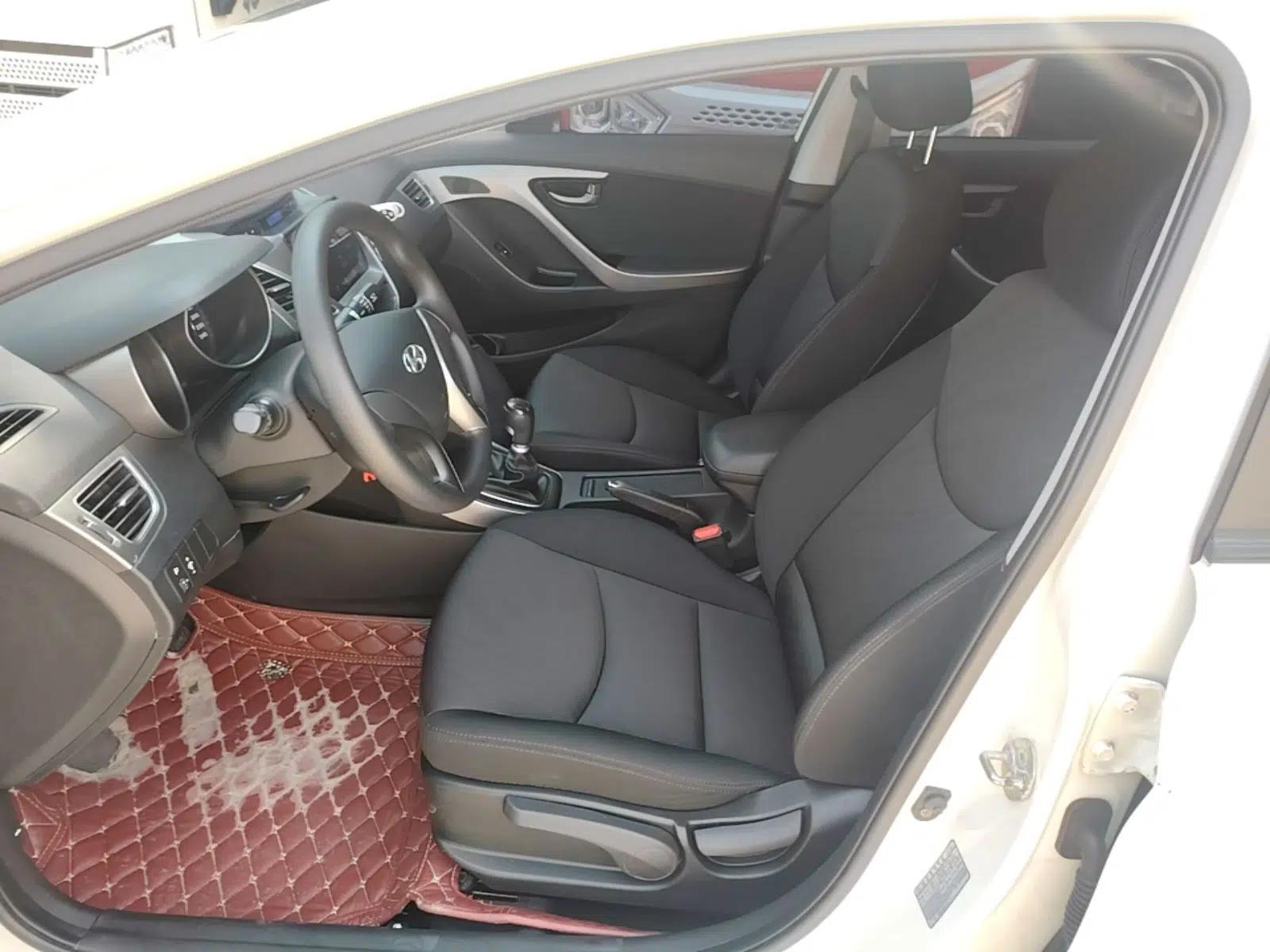 Hyundai Elantra (5th Generation / Langdong) 2015 1.6L Manual Fashion Edition — миниатюра 17