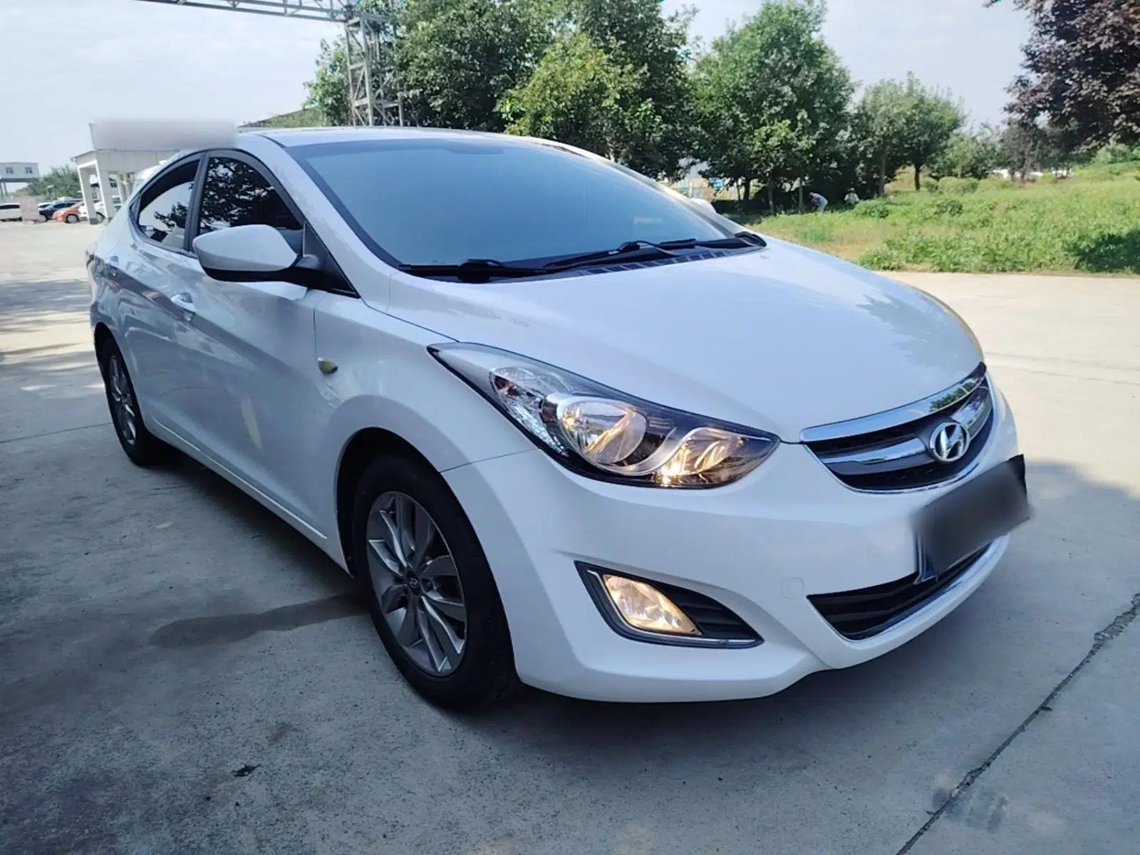 Hyundai Elantra (5th Generation / Langdong) 2015 1.6L Manual Fashion Edition — миниатюра 3