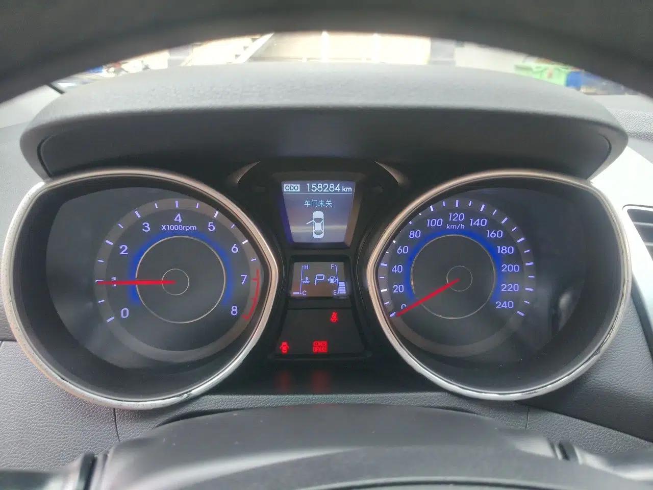 Hyundai Elantra (5th Generation / Langdong) 2013 1.6L Automatic Luxury Model — миниатюра 11