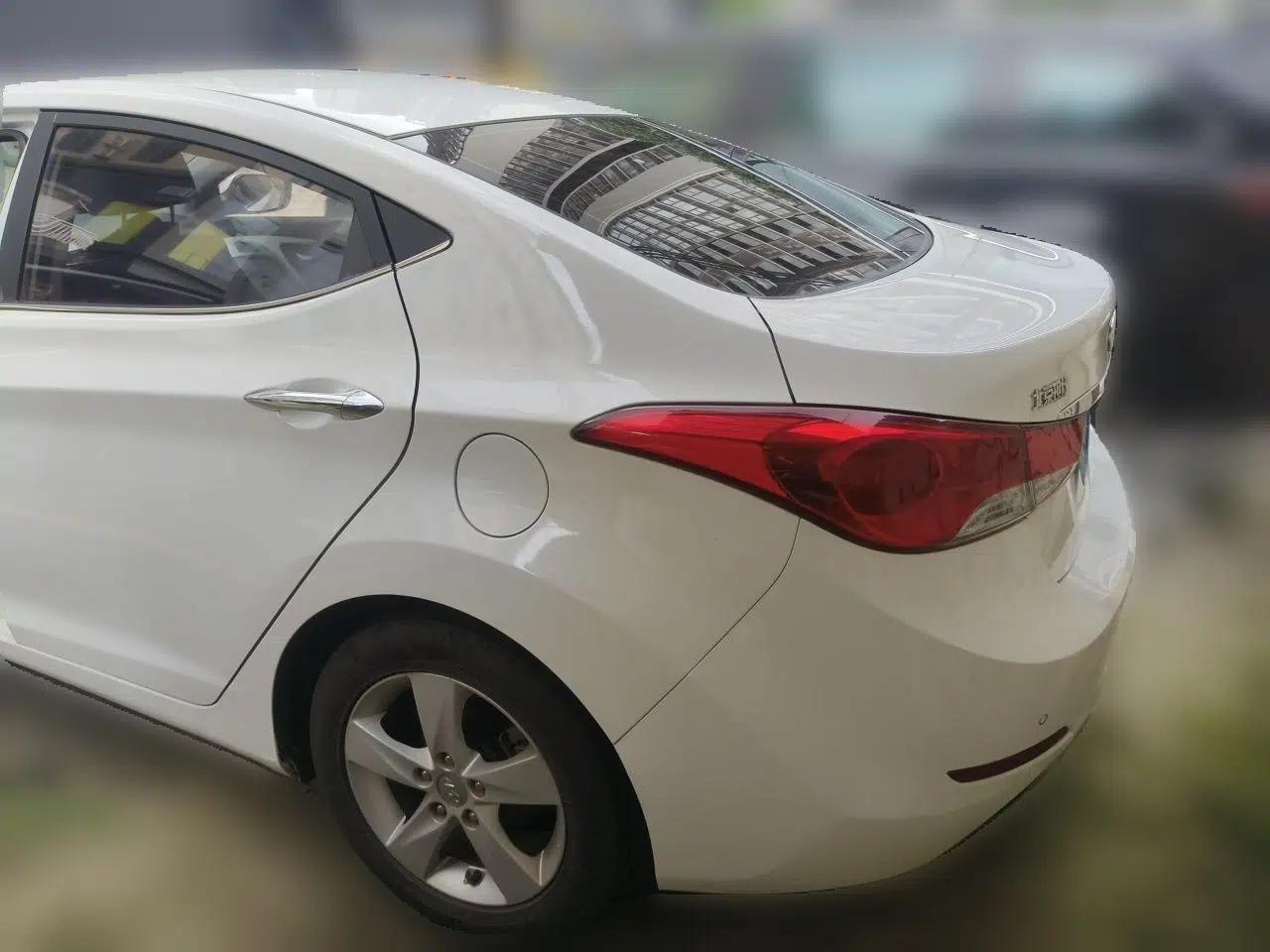 Hyundai Elantra (5th Generation / Langdong) 2013 1.6L Automatic Luxury Model — миниатюра 4