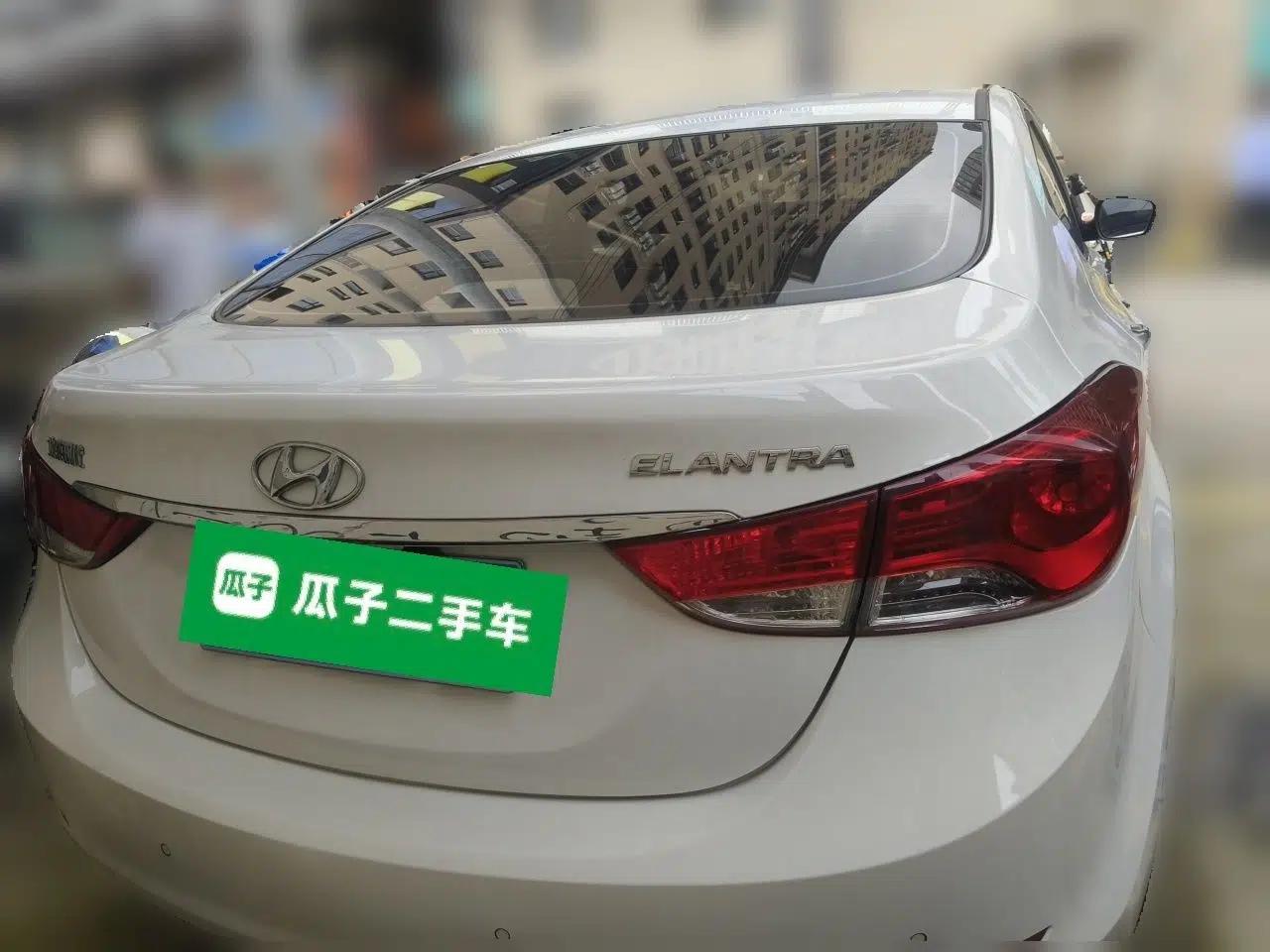 Hyundai Elantra (5th Generation / Langdong) 2013 1.6L Automatic Luxury Model — миниатюра 5