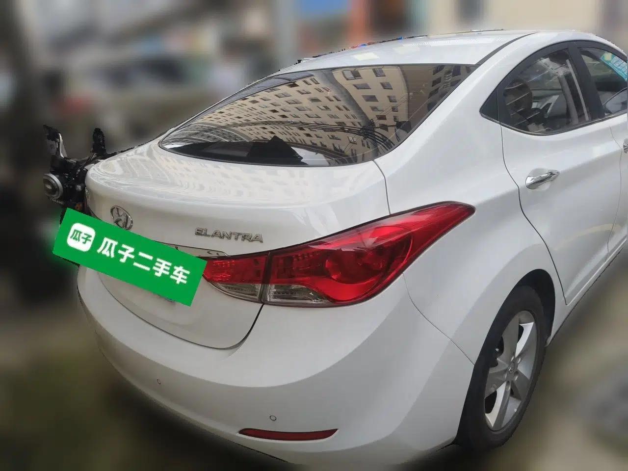 Hyundai Elantra (5th Generation / Langdong) 2013 1.6L Automatic Luxury Model — миниатюра 6
