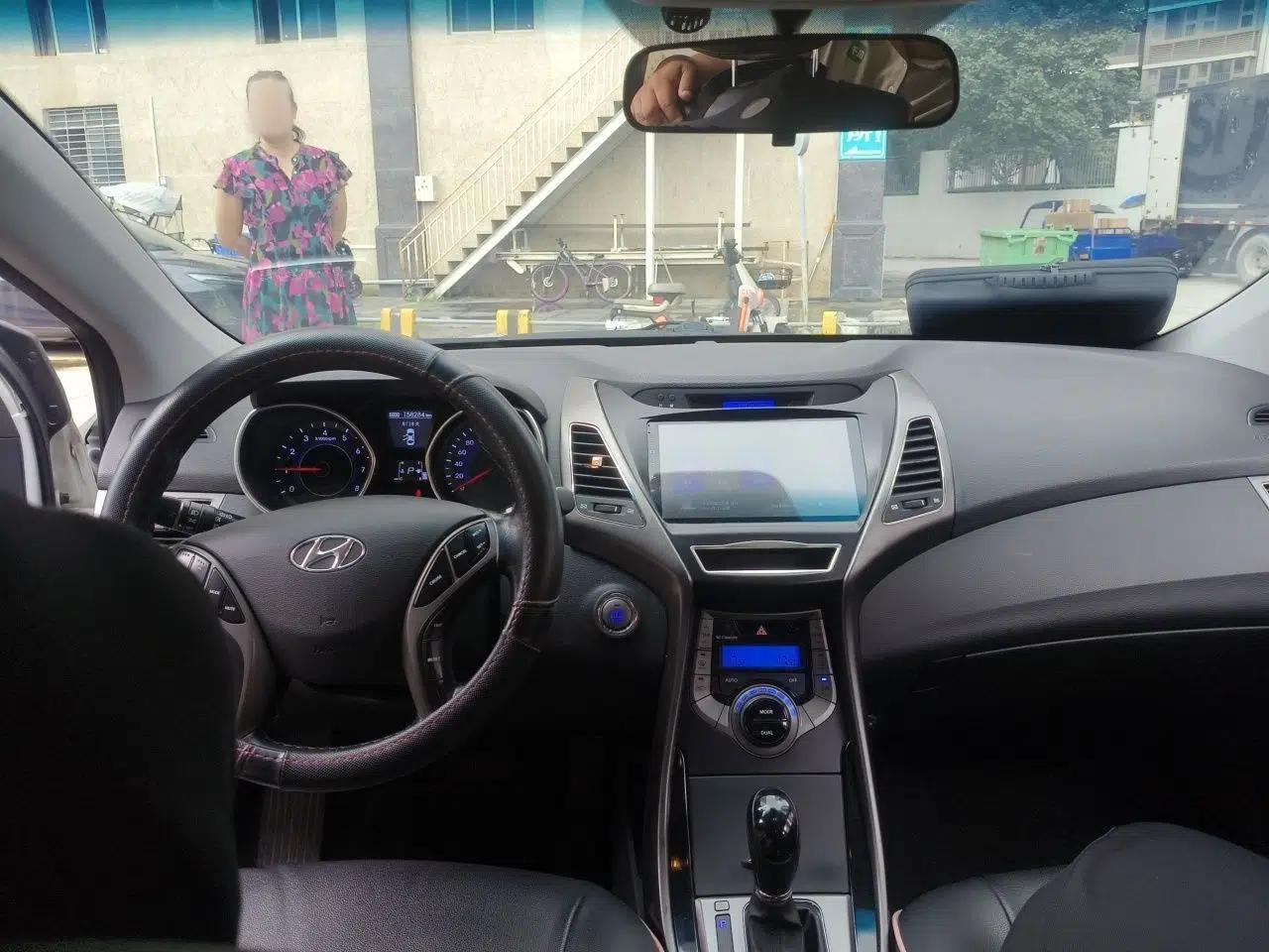 Hyundai Elantra (5th Generation / Langdong) 2013 1.6L Automatic Luxury Model — миниатюра 9