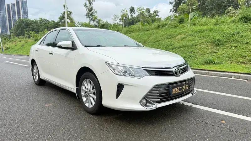 Camry 2015 2.0G Leading Edition — миниатюра 3