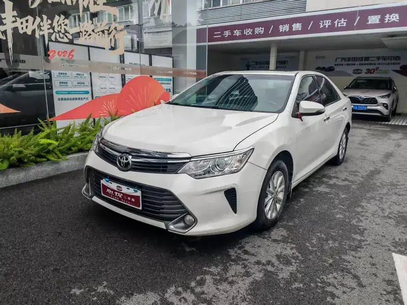 Camry 2015 2.0G Leading Edition — миниатюра 1