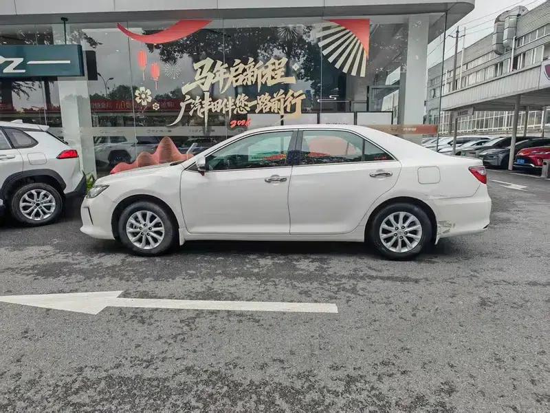 Camry 2015 2.0G Leading Edition — миниатюра 2