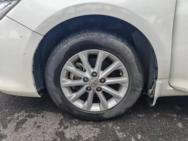 Camry 2015 2.0G Leading Edition — миниатюра 6