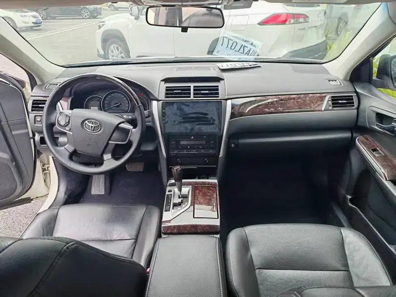 Camry 2015 2.0G Leading Edition — миниатюра 7