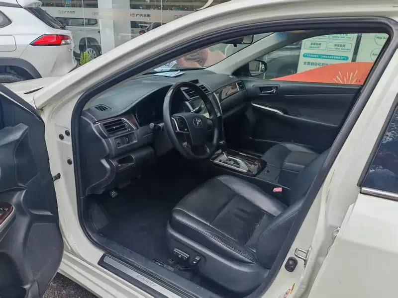 Camry 2015 2.0G Leading Edition — миниатюра 8