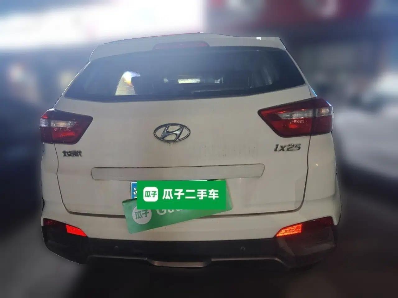 Hyundai ix25 2015 1.6L Automatic Two-Wheel Drive Smart GLS Trim — миниатюра 3