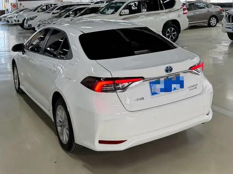 2021 Toyota Corolla Hybrid 1.8L E-CVT Elite Edition — миниатюра 4