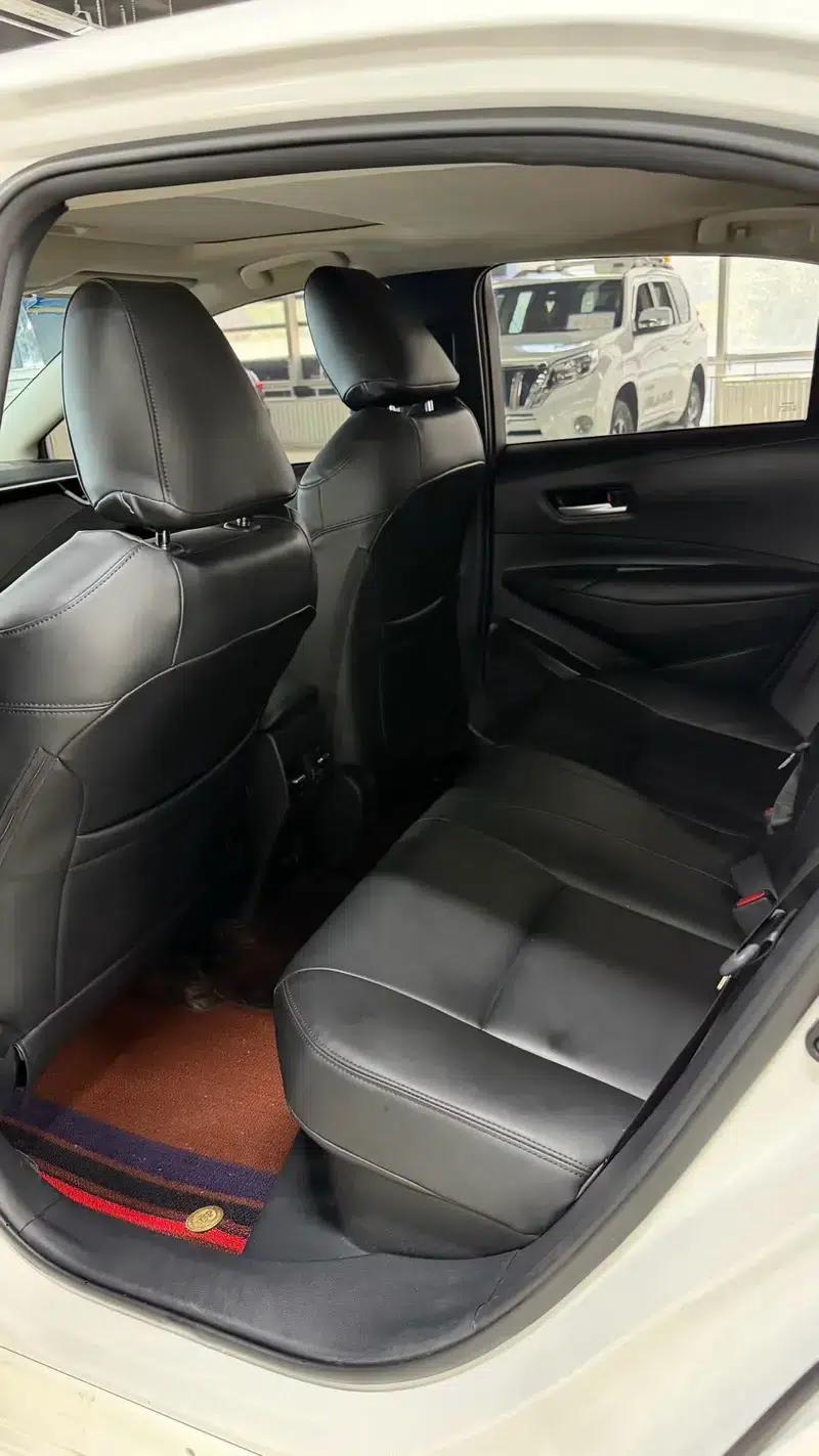 2021 Toyota Corolla Hybrid 1.8L E-CVT Elite Edition — миниатюра 10