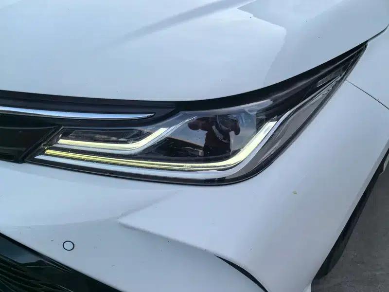 2023 Toyota Corolla 1.5L CVT 20th Anniversary Platinum Edition — миниатюра 8