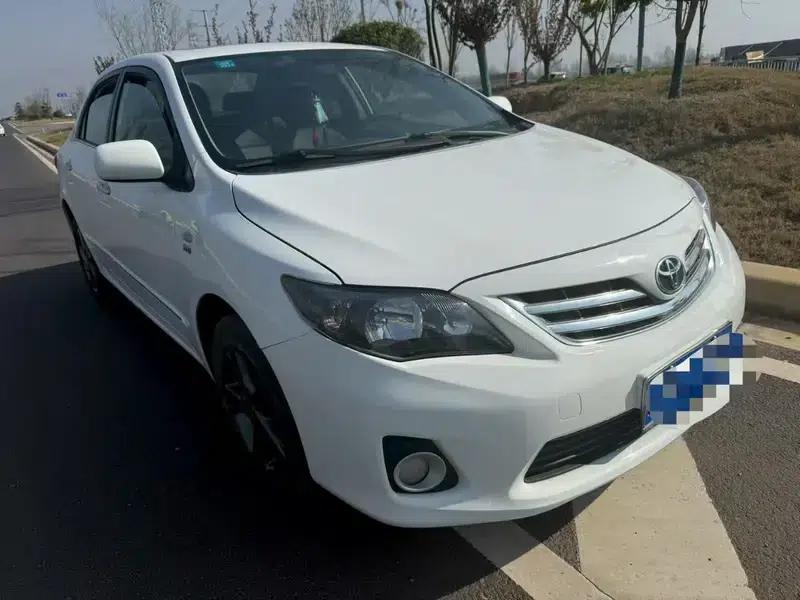 2013 Toyota Corolla Special Edition 1.8L CVT GL-i — миниатюра 3