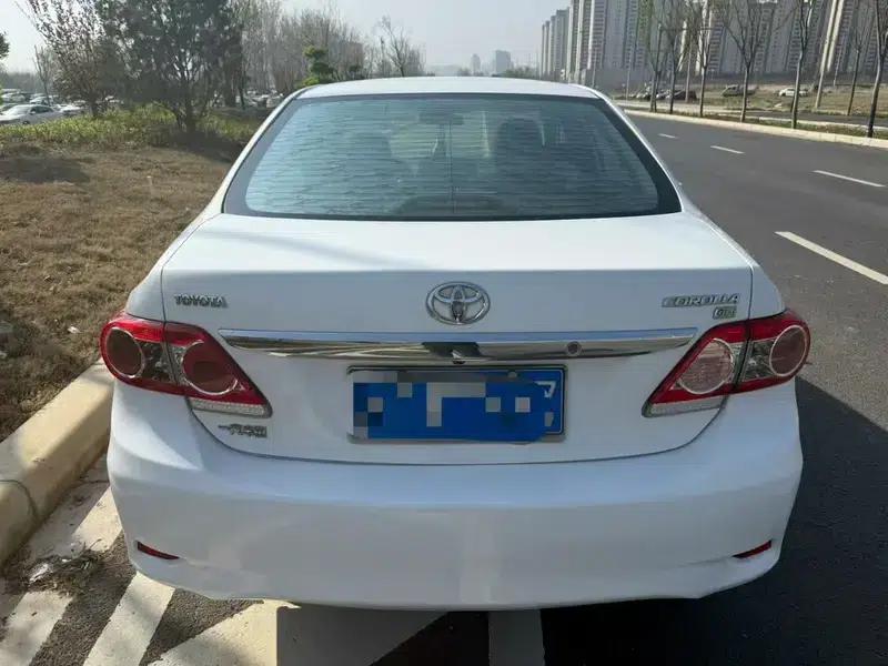 2013 Toyota Corolla Special Edition 1.8L CVT GL-i — миниатюра 5