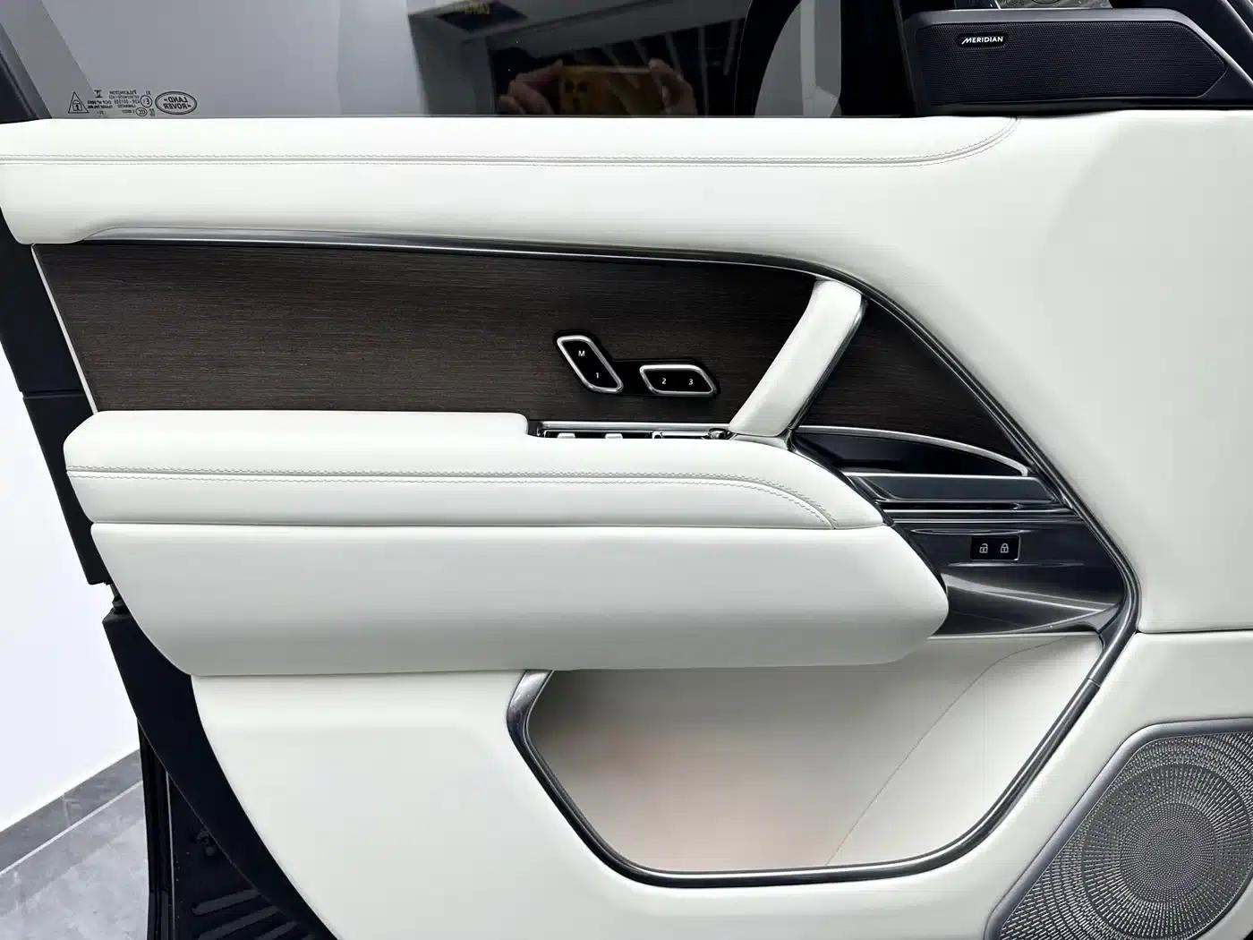 Range Rover 2023 3.0 L6 400PS Grand 7-Seat Extended Edition — миниатюра 16
