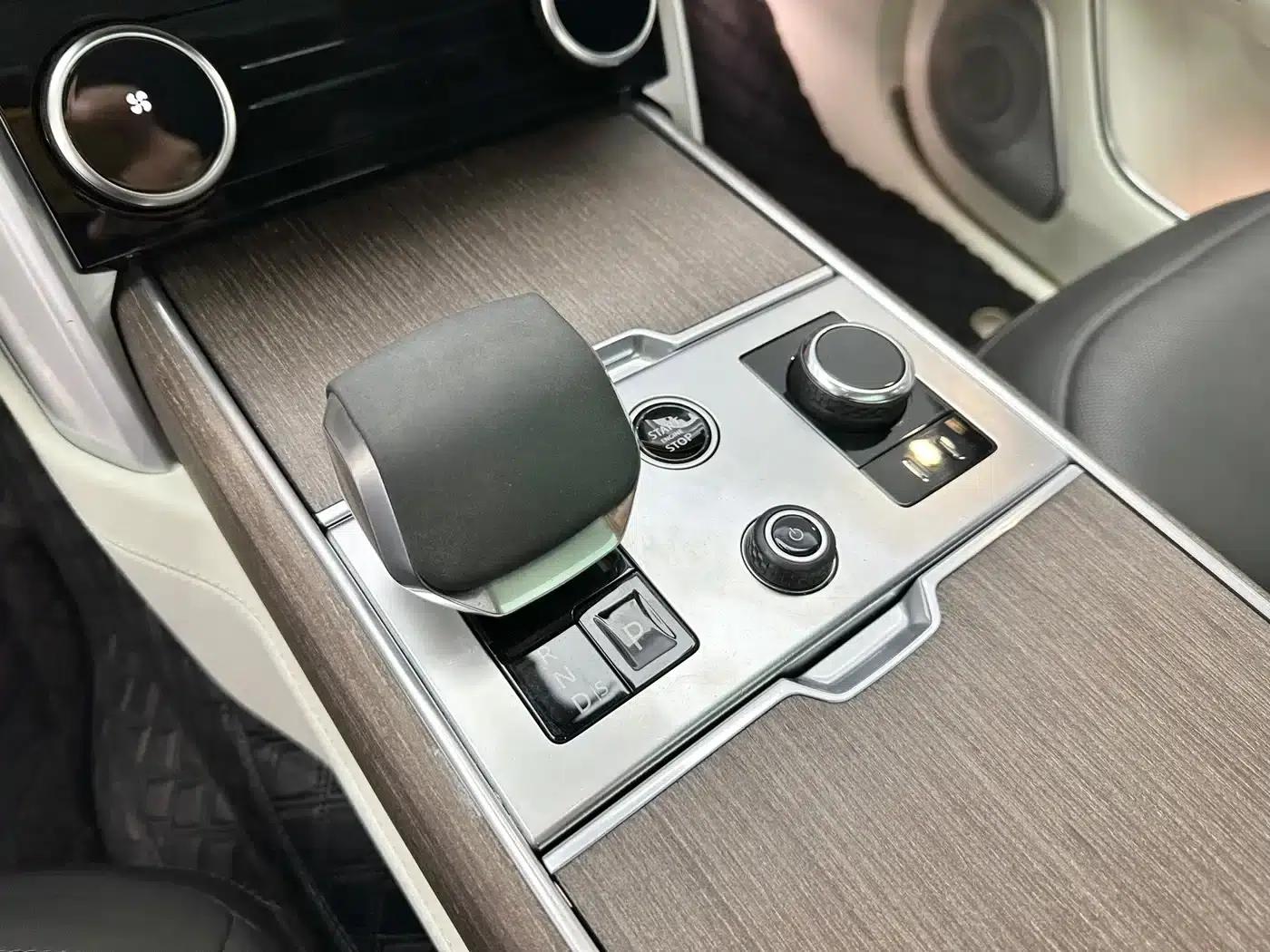 Range Rover 2023 3.0 L6 400PS Grand 7-Seat Extended Edition — миниатюра 8
