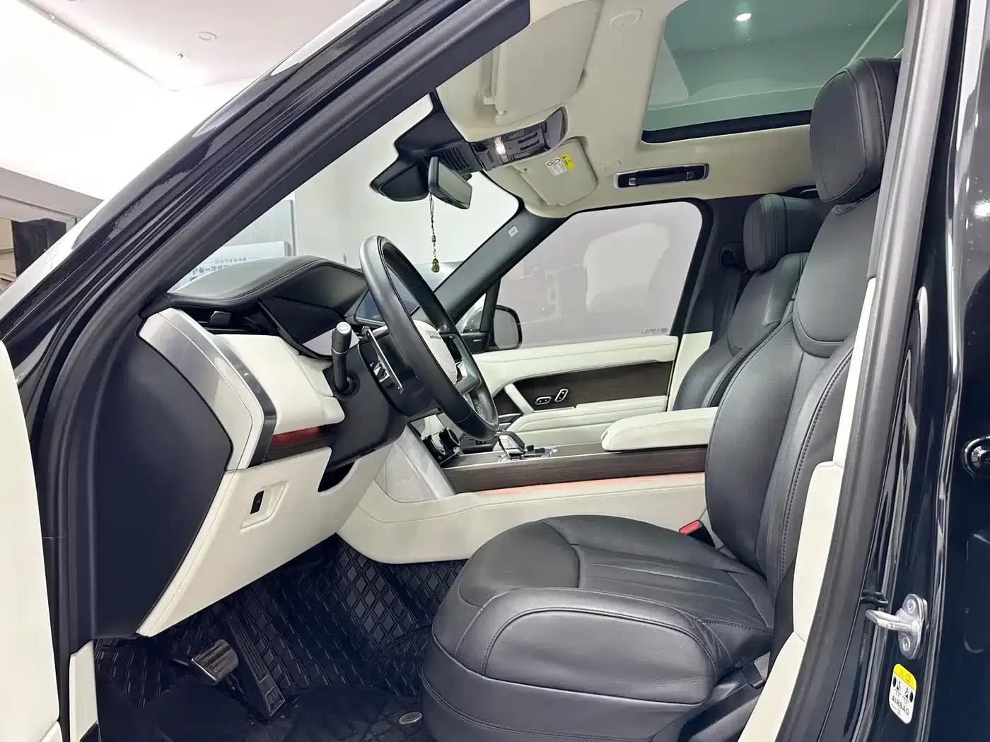 Range Rover 2023 3.0 L6 400PS Grand 7-Seat Extended Edition — миниатюра 9
