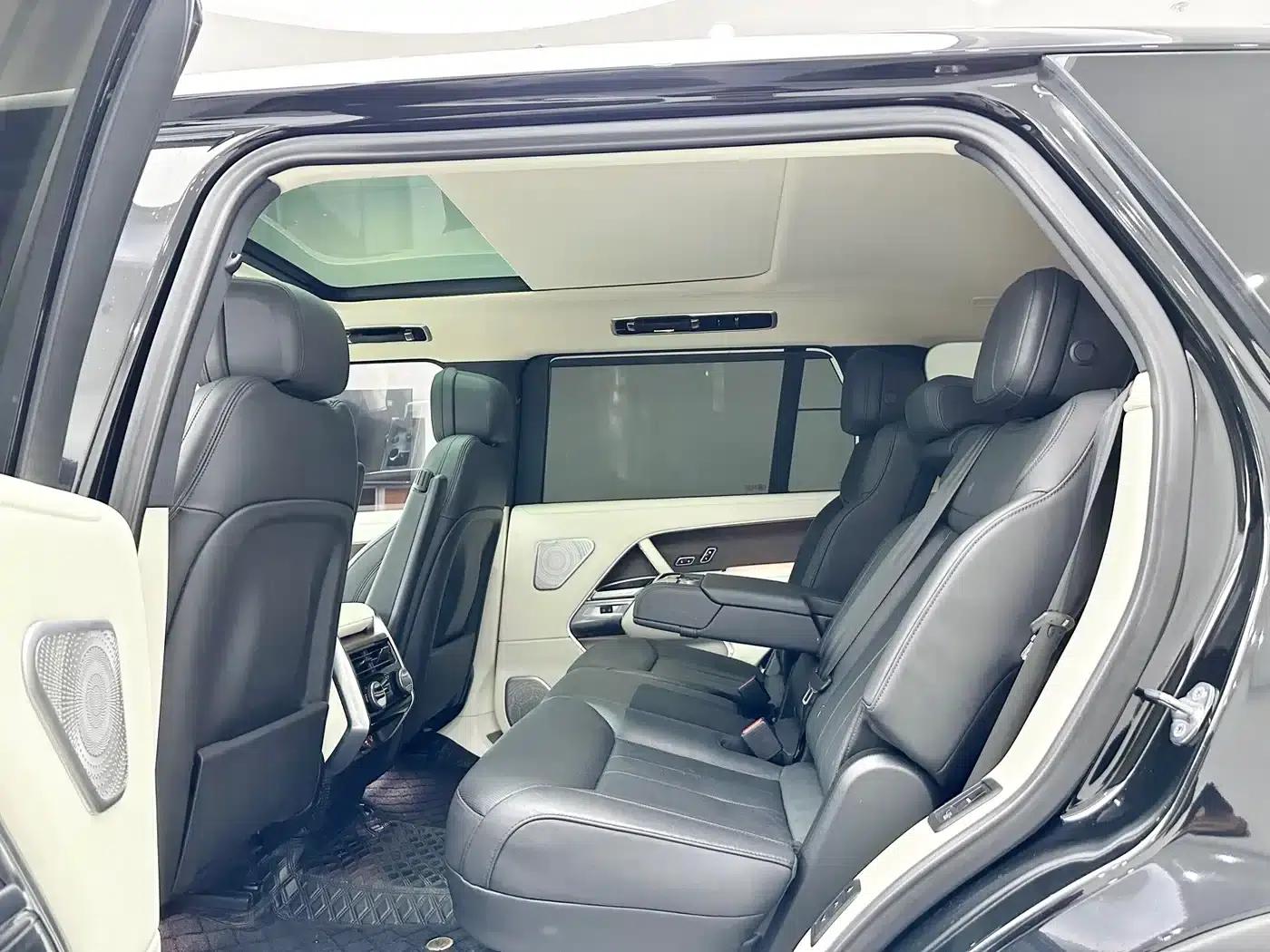 Range Rover 2023 3.0 L6 400PS Grand 7-Seat Extended Edition — миниатюра 10