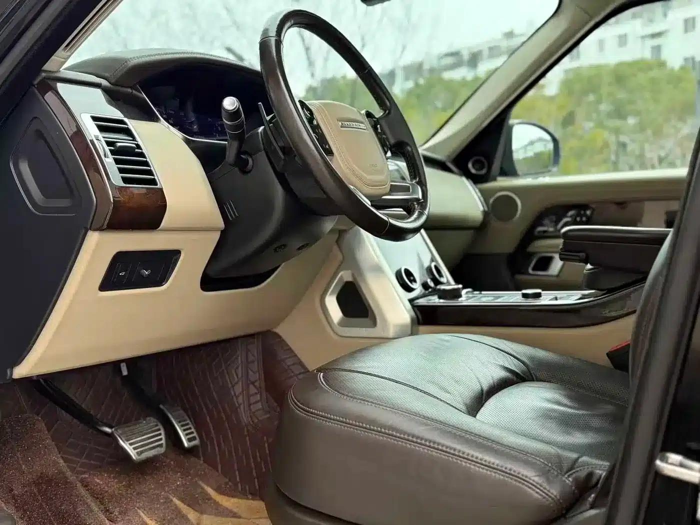 Range Rover 2021 3.0 L6 Legendary Edition — миниатюра 4