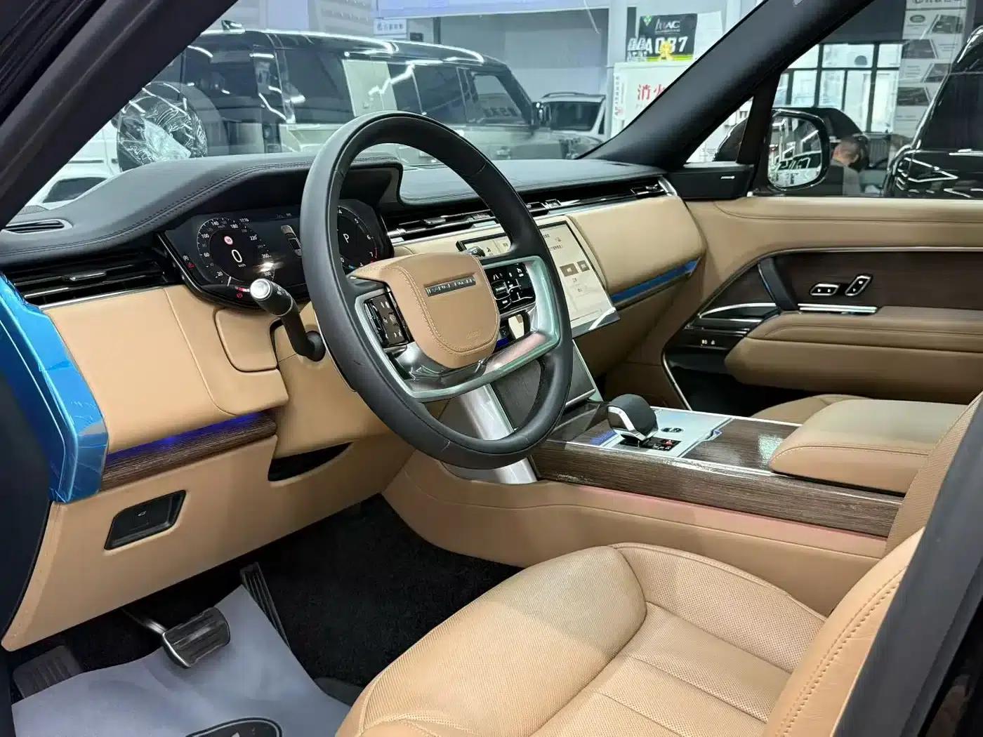 Range Rover 2024 3.0 L6 400PS Grand Long Wheelbase — миниатюра 4