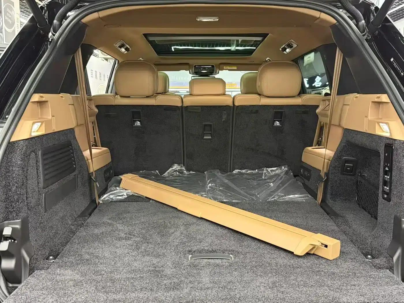 Range Rover 2024 3.0 L6 400PS Grand Long Wheelbase — миниатюра 9