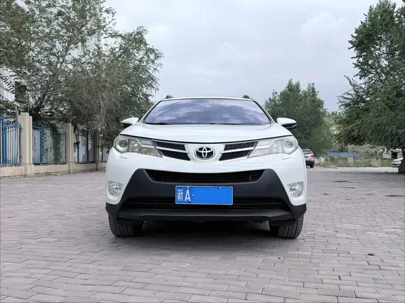 2015 RAV4 2.5L Automatic 4WD Elite Edition — миниатюра 2