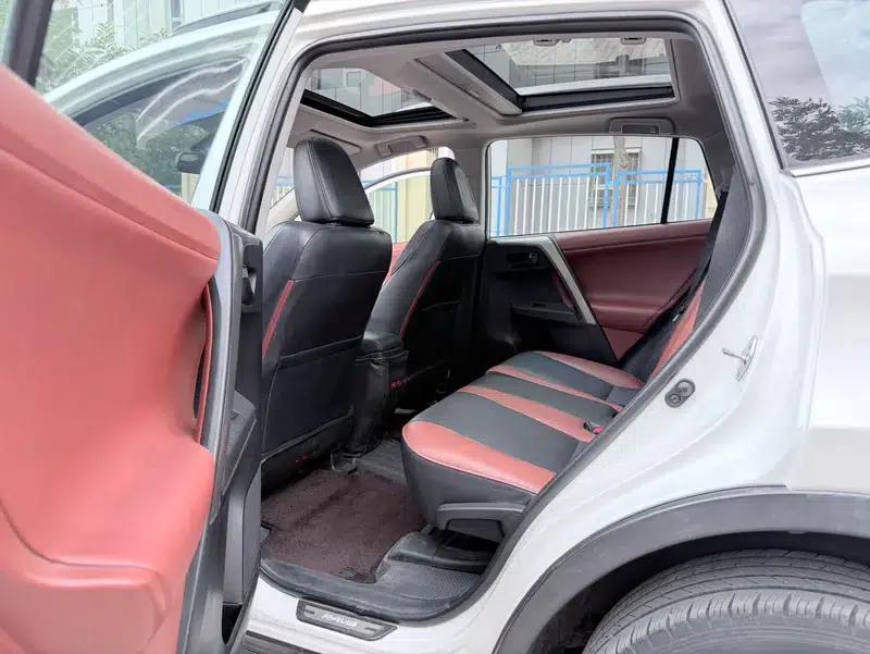 2015 RAV4 2.5L Automatic 4WD Elite Edition — миниатюра 8