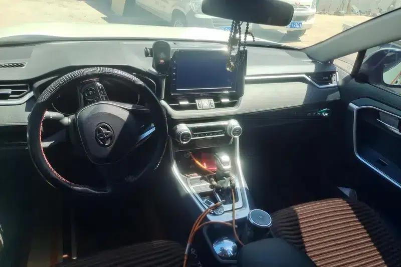 RAV4 2020 2.0L CVT 2WD Fashion Plus Edition — миниатюра 14