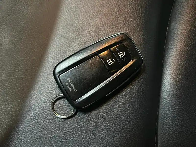2021 RAV4 Hybrid 2.5L CVT AWD Elite Plus Edition — миниатюра 11
