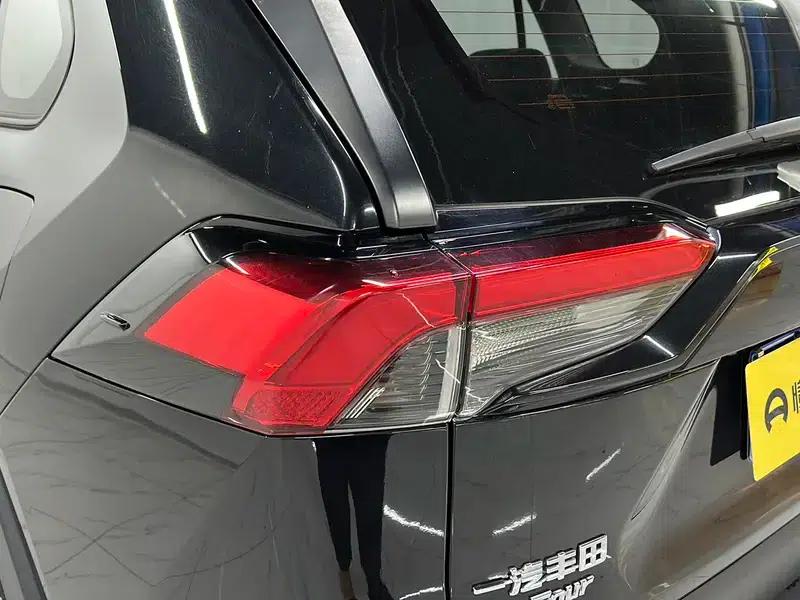 2021 RAV4 Hybrid 2.5L CVT AWD Elite Plus Edition — миниатюра 13