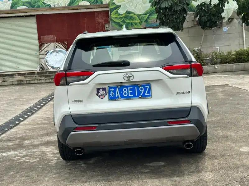 RAV4 2020 2.0L CVT 2WD Fashion Edition — миниатюра 5
