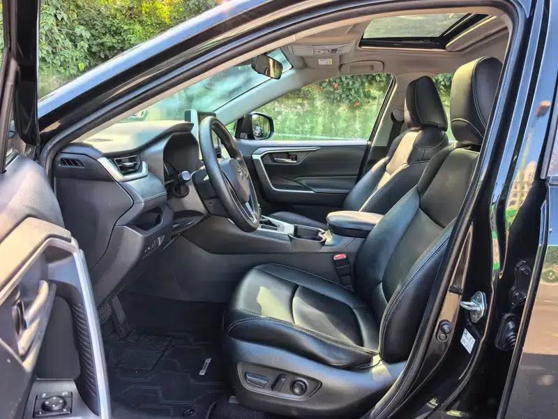 RAV4 2020 2.0L CVT 2WD Fashion Edition — миниатюра 15
