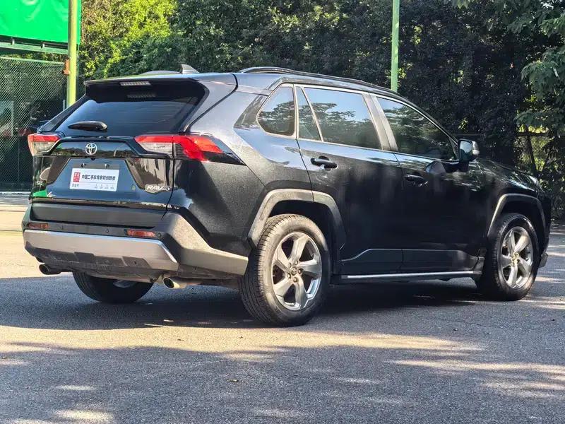 RAV4 2020 2.0L CVT 2WD Fashion Edition — миниатюра 7