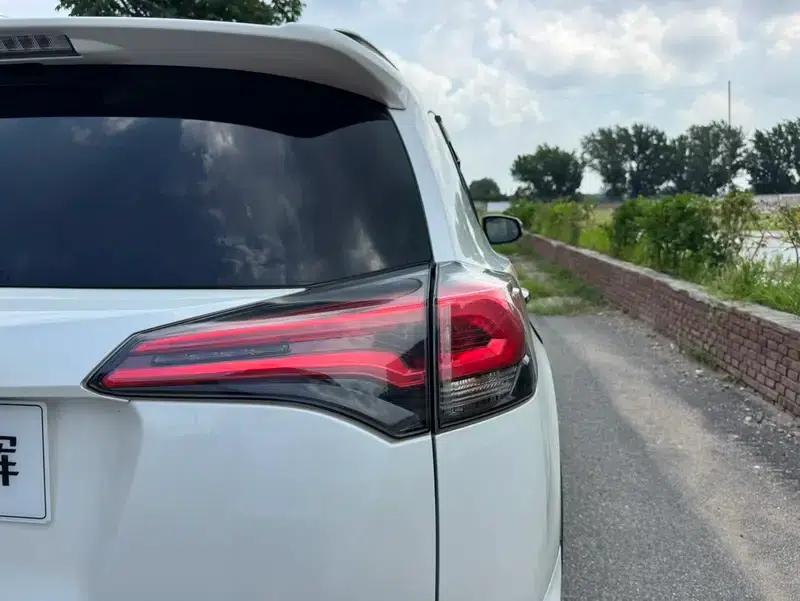 2018 RAV4 2.5L Automatic 4WD Elite i Edition — миниатюра 11